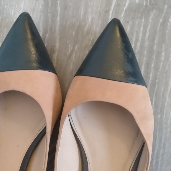 Suede Tan Heel with Toe Detailing - Picture 3 of 3